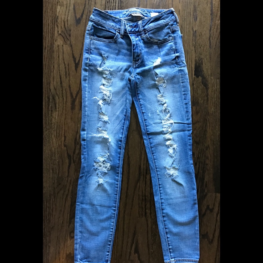 american eagle distressed jeans